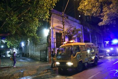 Joven sufre quemaduras en incendio de vivienda - Nacionales - ABC Color