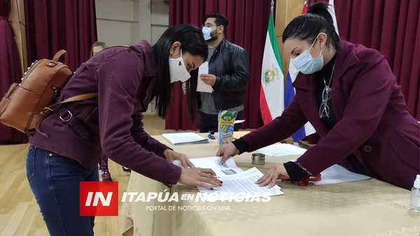 BECAS JUVENTUD DE LA SNJ: BENEFICIARIOS FIRMARON SUS CONTRATOS.