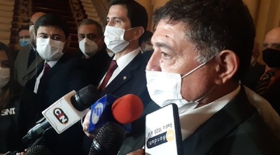 Camioneros levantan paro tras llegar a un acuerdo con el Poder Ejecutivo