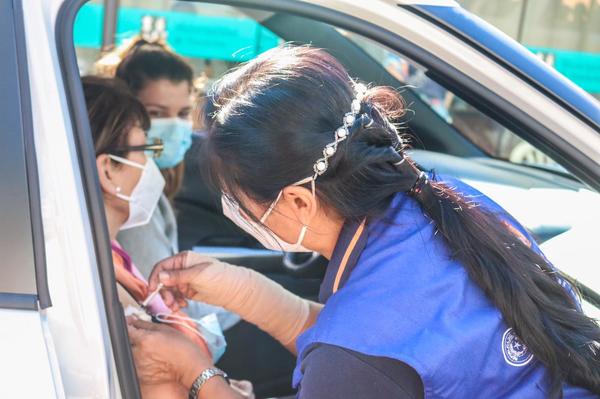 Avanza plan para fraccionar vacunas rusas en el país, y alertan sobre biológicos falsos - ADN Digital