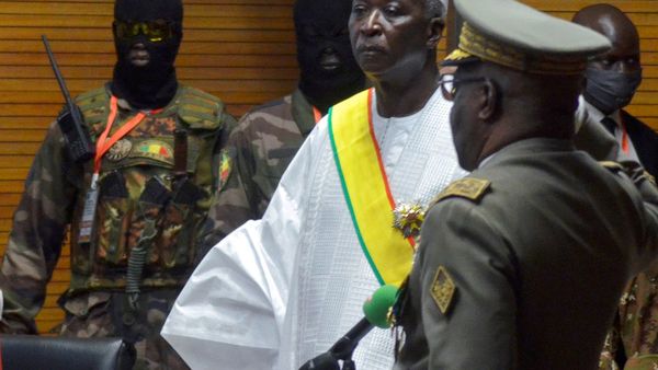 Los militares detienen en Malí al presidente y primer ministro de transición