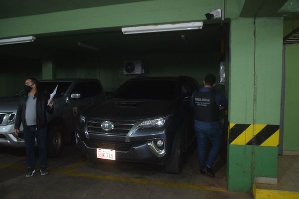 Allanan sede de la gobernación para secuestrar lujosa camioneta - Nacionales - ABC Color