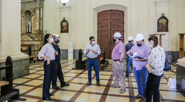 Equipo técnico inspeccionó la Catedral de Asunción