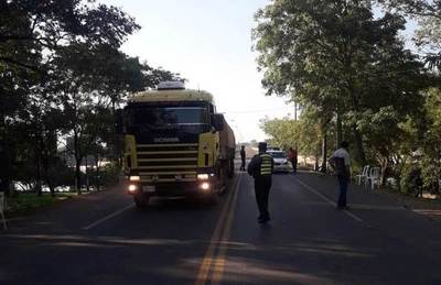 Camioneros levantan paro tras acuerdo para nuevos precios referenciales de flete •