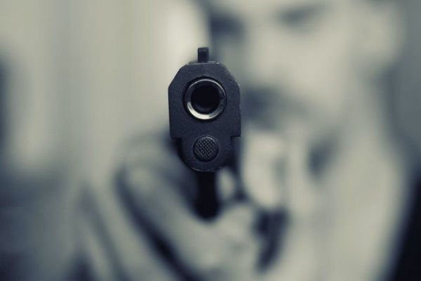 Ex convicto es atacado a tiros en una calle de Zeballos Cué
