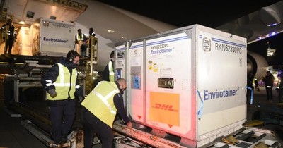 La Nación / Argentina recibió 843.000 vacunas producidas con México