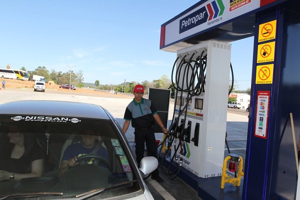 Petropar destinará 12 millones de litros de diésel para el sector transportista | .::Agencia IP::.