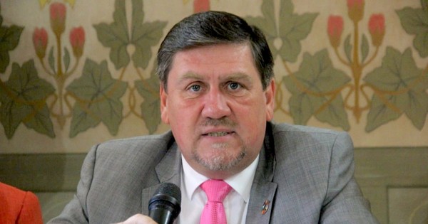 La Nación / Un senador y un empresario farmacéutico tienen aspiraciones presidenciales por el PLRA, revelan