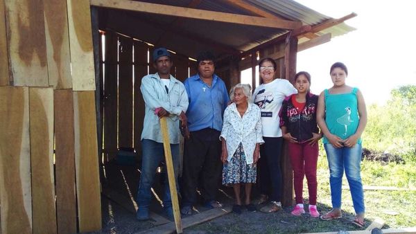 Construyen casa a pareja de ancianos en Concepción