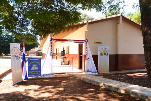 CDE inaugura obras en escuelas de diferentes barrios | OnLivePy