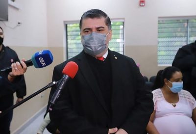Ministro insta a evitar aglomeraciones y reuniones familiares