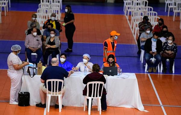 Vacunatorio de la SND amplía su horario de atención