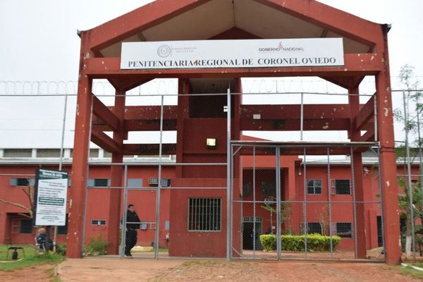 Reo con arma de fuego intentó escapar del penal de Coronel Oviedo - Nacionales - ABC Color