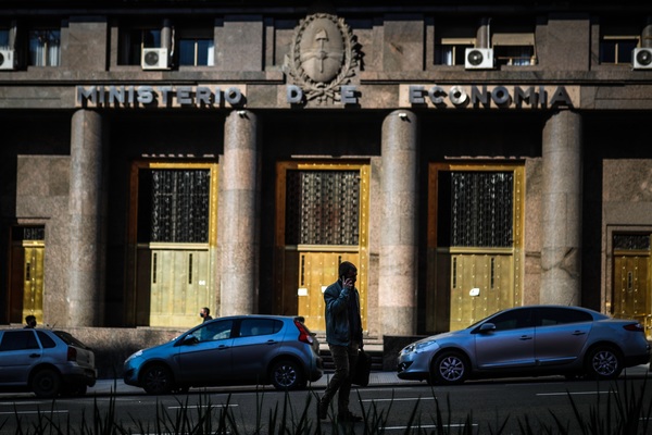 Kirchneristas piden dar prioridad a la salud y no a la deuda argentina con el FMI - MarketData