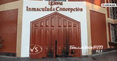 PERSONAS MALINTENCIONADAS PRENDEN FUEGO PUERTA DE PARROQUIA