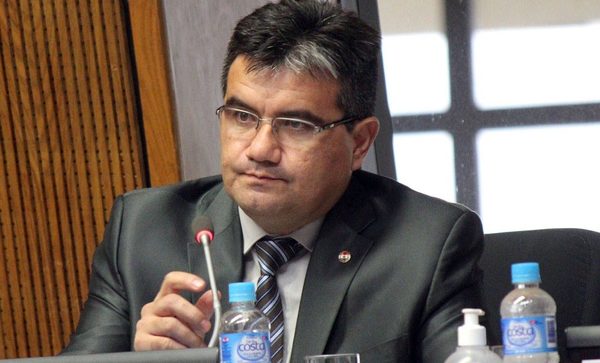 Diputado Édgar Acosta repudia actitud evasiva de Itaipú