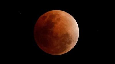 Vuelve la “superluna roja” para recordar el valor de la exploración espacial