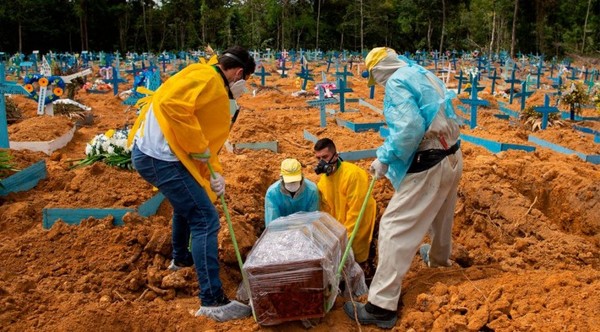 MUNDO | Brasil sobrepasa los 450.000 muertos por COVID-19