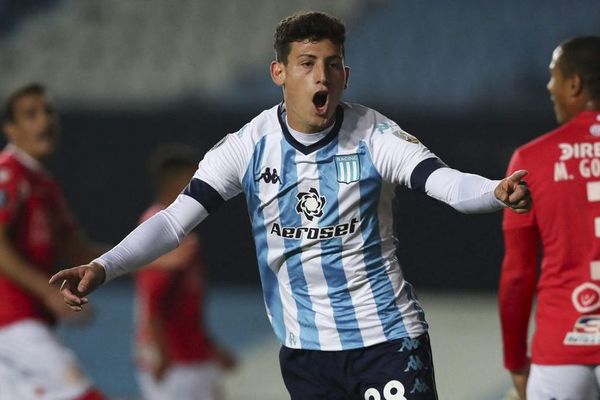 Racing Club derrota a Rentistas con un triplete de Tomás Chancalay - Fútbol Internacional - ABC Color