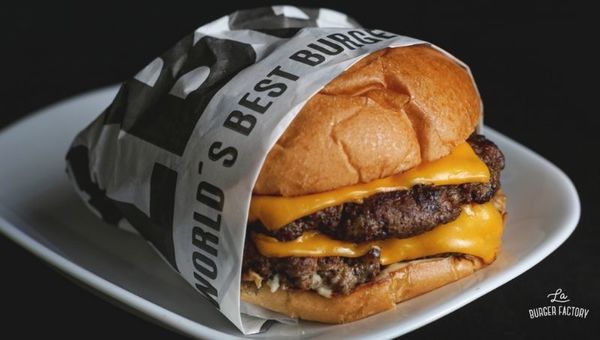 La Burger Factory cuenta con la mayor variedad de hamburguesas del país (hasta opciones para mascotas)