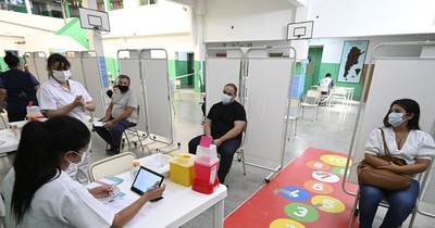 La Nación / Argentina recibió 1,65 millones más de vacunas