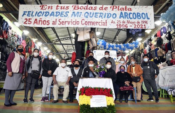 Comunidad boliviana festejó sus 25 años de trabajo en el Mercado Nº 4 - Nacionales - ABC Color