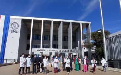 Los médicos aseguran que se sienten inseguros y que necesitan más apoyo - La Clave