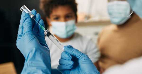 Moderna anunció que su vacuna es efectiva en niños de 12 años - SNT