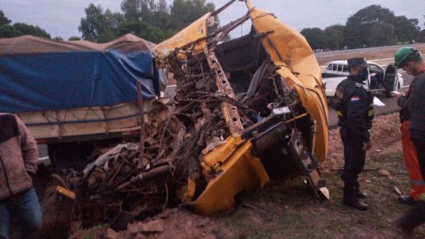 Una madre y su bebé fallecen en accidente sobre la Ruta PY02, en Caaguazú  - Nacionales - ABC Color
