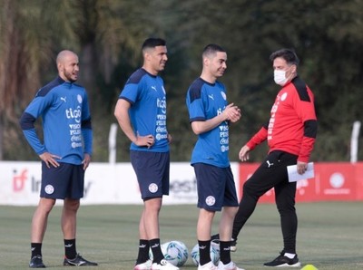 Almirón y Balbuena se sumaron a la Albirroja | OnLivePy