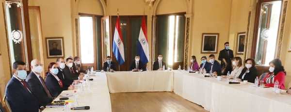 Ministros se reúnen en Palacio de Gobierno para abordar la situación epidemiológica del país