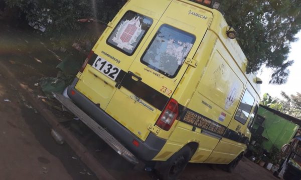Bomberos de Franco preparan pollada para reparar ambulancia