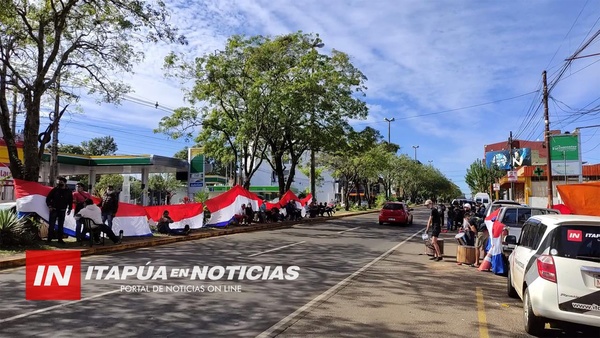POBLADORES DE JESÚS ACAMPAN FRENTE AL TSJE, CUENTAS MUNICIPALES SIGUEN BLOQUEADAS.