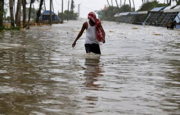 India: cuatro muertos y millones de evacuados por ciclón Yass
