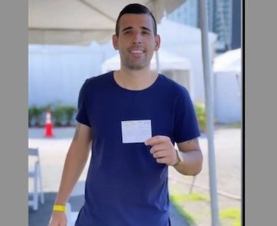 Crónica / [VIDEO] Camarasa se vacunó en Miami