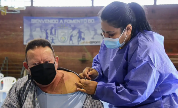 Diario HOY | Poco menos de 200 mil dosis quedan disponibles para las inmunizaciones
