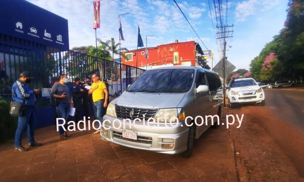 Banda de delincuentes intercepta vehículo de comerciante y lleva dinero