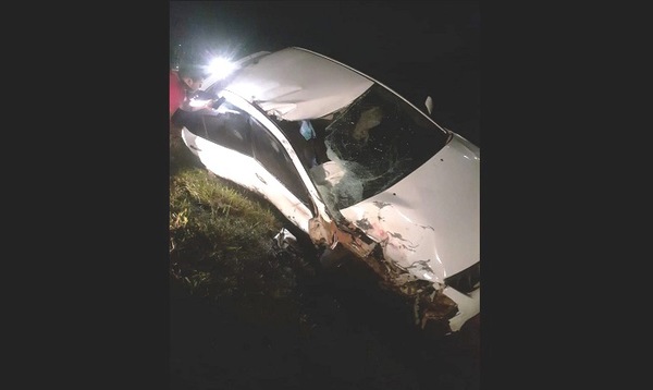 Una familia completa, los padres y dos niños, murió en accidente rutero sobre motocicleta