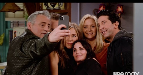 La Nación / “¿Dónde está la caja de pañuelos?”: emiten especial de “Friends”