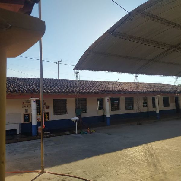 Autoridades de San Lázaro ignoran pedido para mejorar una escuela - Nacionales - ABC Color