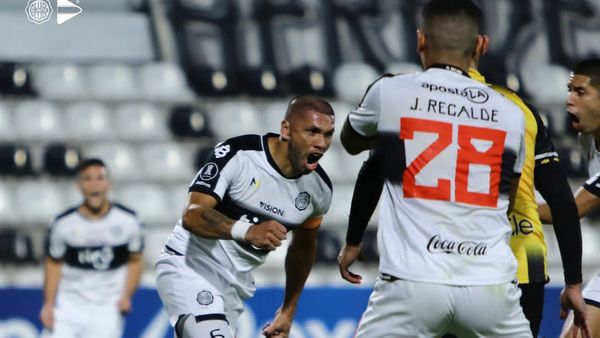 Olimpia logra la hazaña en un partido de locos