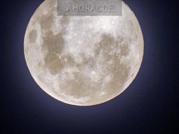 Una “SUPERLUNA de GUSANO” 40 años después
