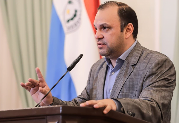 Ministro prohíbe a funcionarios cualquier tipo de coacción a familias de programas sociales - Noticiero Paraguay