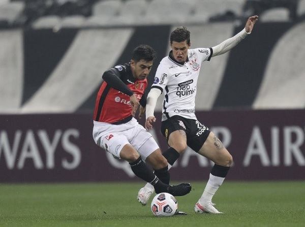 River Plate cae por goleada y se despide de la Sudamericana