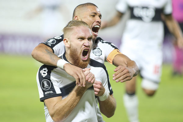 Olimpia golea y logra instalarse en los octavos de final de la Copa Libertadores