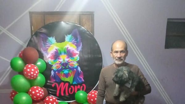 Perrito festejó su cumple con los niños