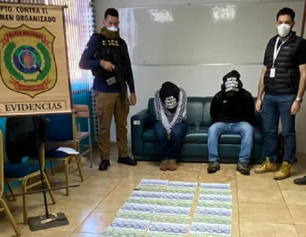 Detienen a Jefe de la Senad de Itapúa por coima - Noticiero Paraguay