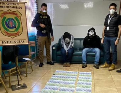Detienen a Jefe de la Senad Regional de Itapúa por coima - Noticiero Paraguay