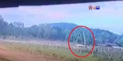 Perdió el control de su vehículo y colisionó violentamente contra un poste de luz | Noticias Paraguay