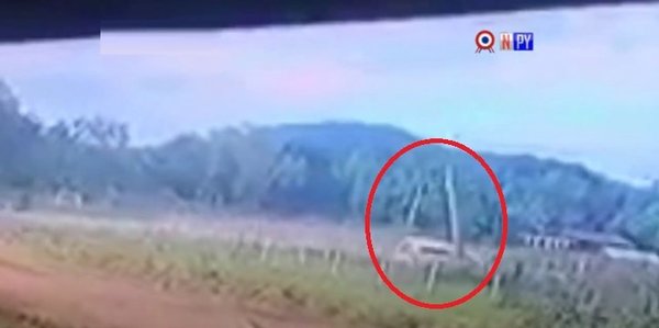 Perdió el control de su vehículo y colisionó violentamente contra un poste de luz | Noticias Paraguay